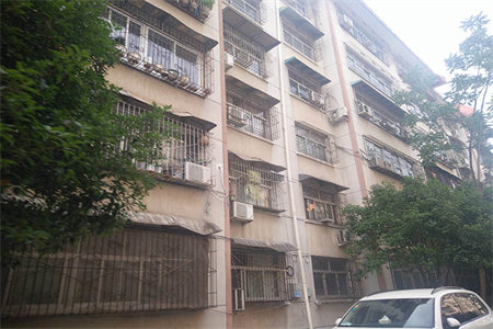 明湖中学四实小附近精装两室两厅送储藏室可分